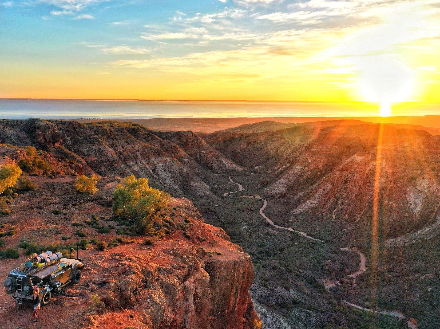 democratunity | Explore Charles Knife Canyon: Hike through the scenic Charles Knife Canyon