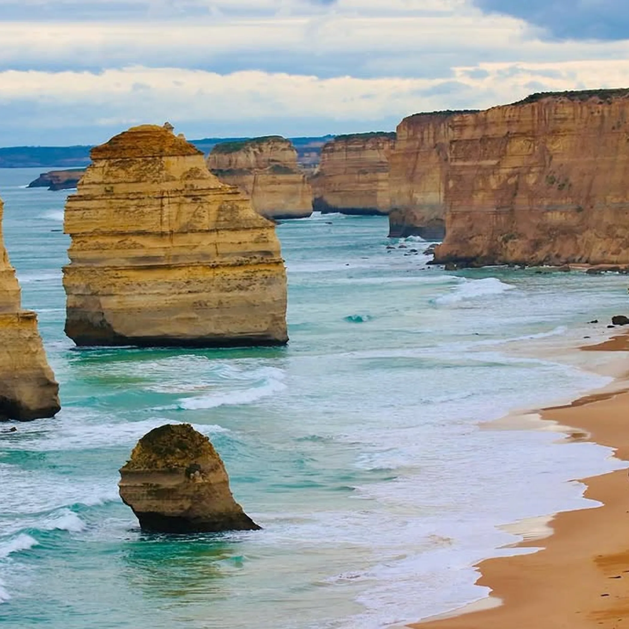 coastal landmark along melbourne to adelaide route